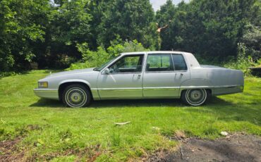 Cadillac-fleetwood-1991-8