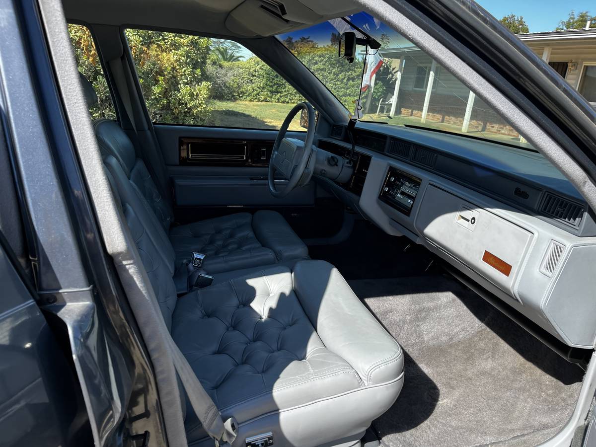 Cadillac-fleetwood-1992-blue-4