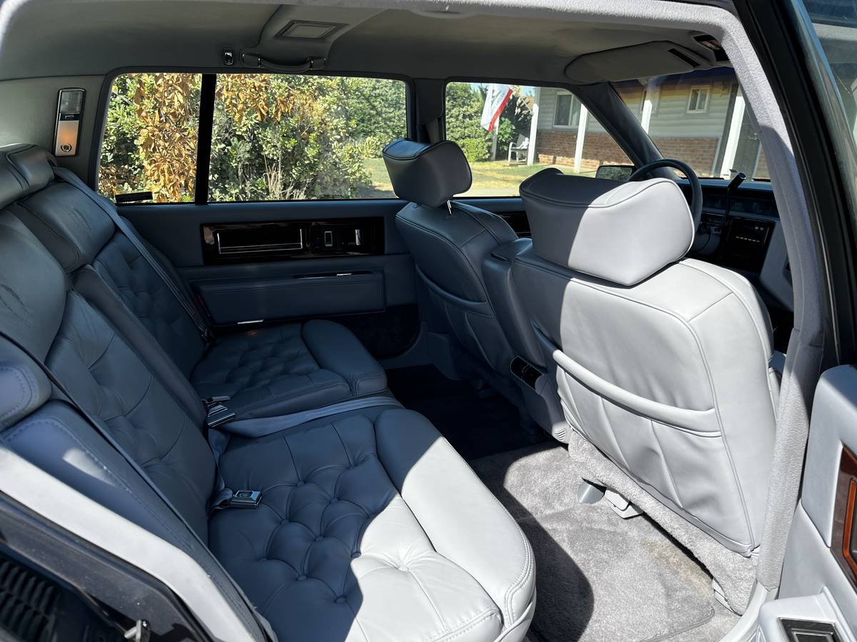 Cadillac-fleetwood-1992-blue-5