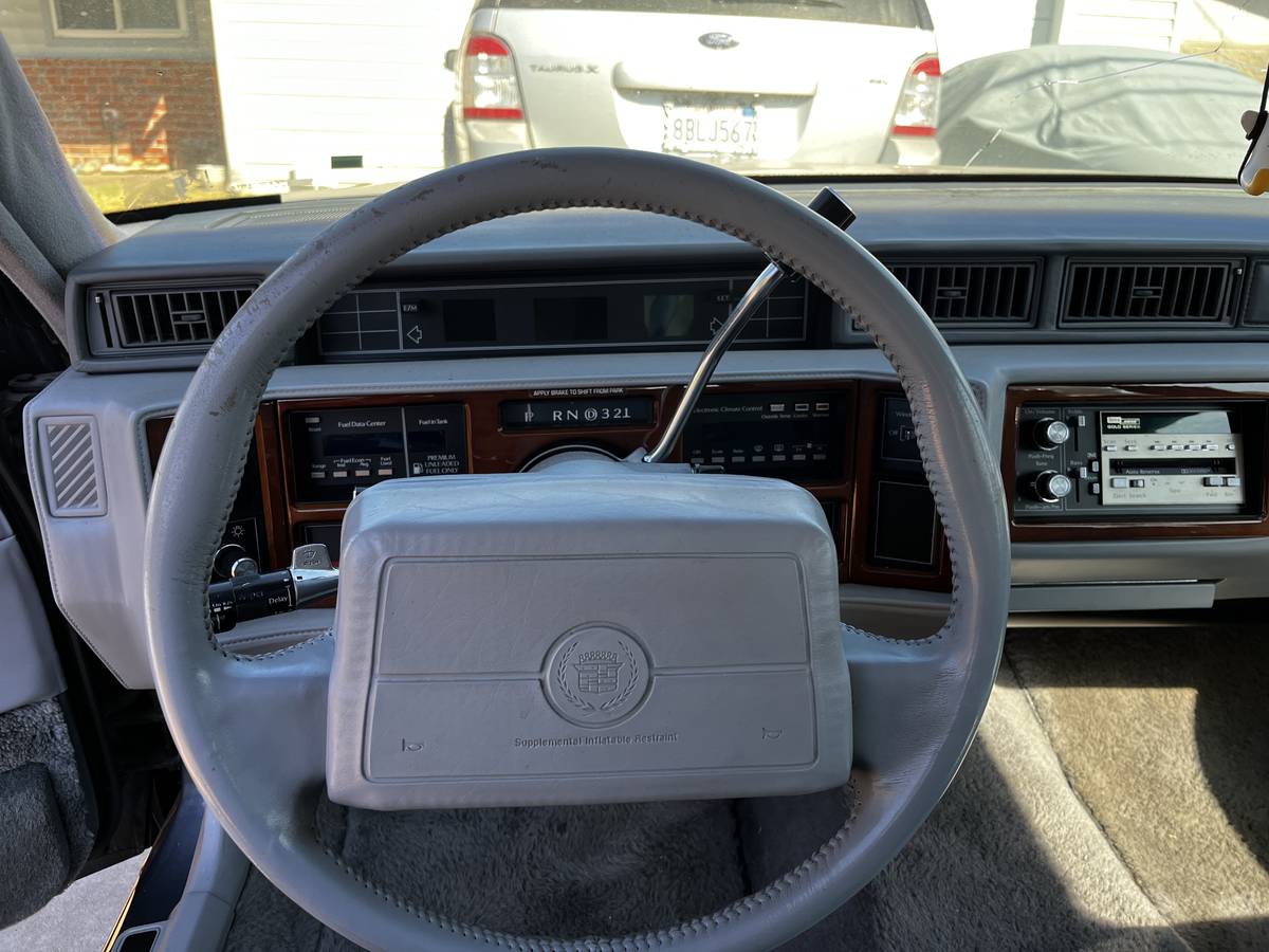 Cadillac-fleetwood-1992-blue-8