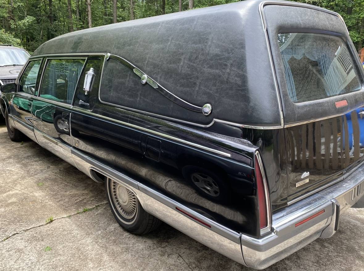 Cadillac-fleetwood-1995-black-1