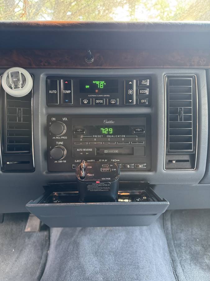 Cadillac-fleetwood-1995-black-6