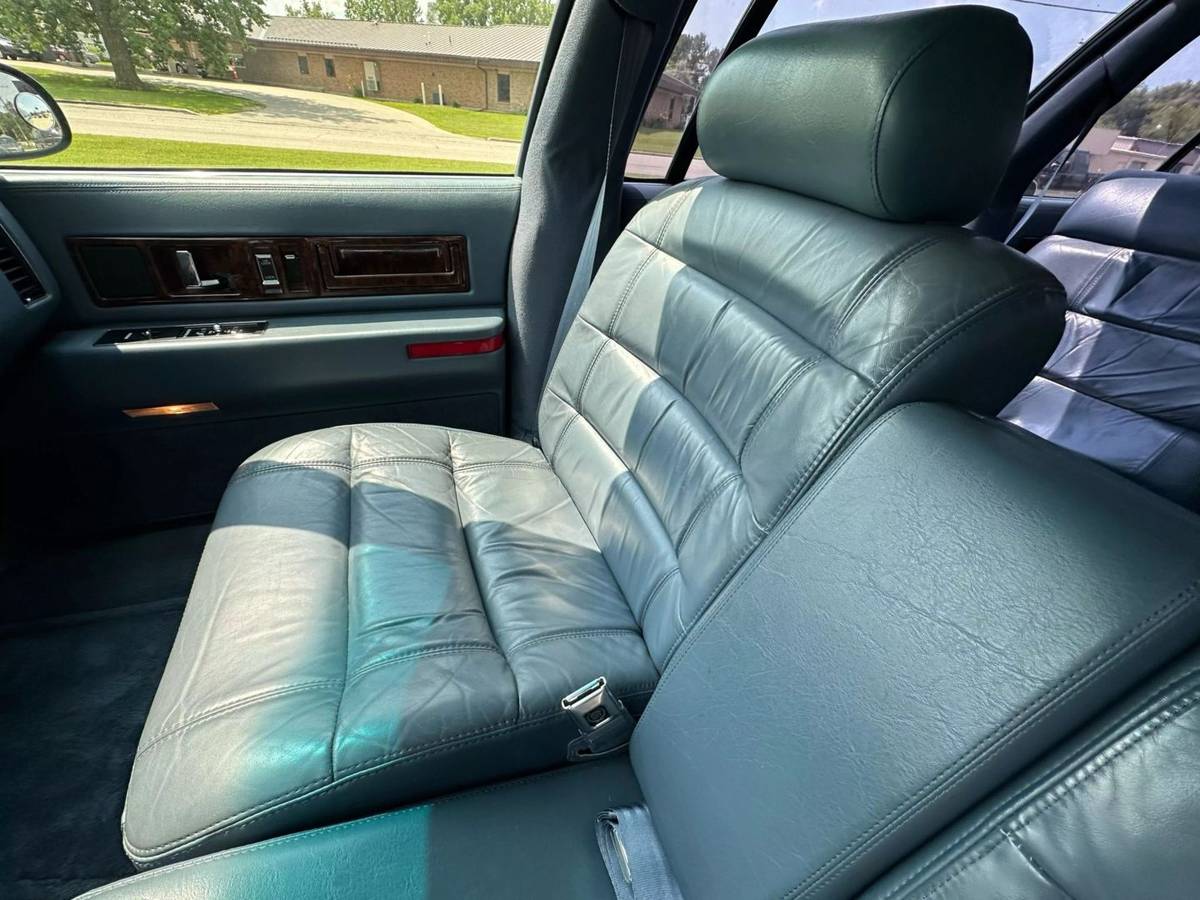 Cadillac-fleetwood-1995-blue-18
