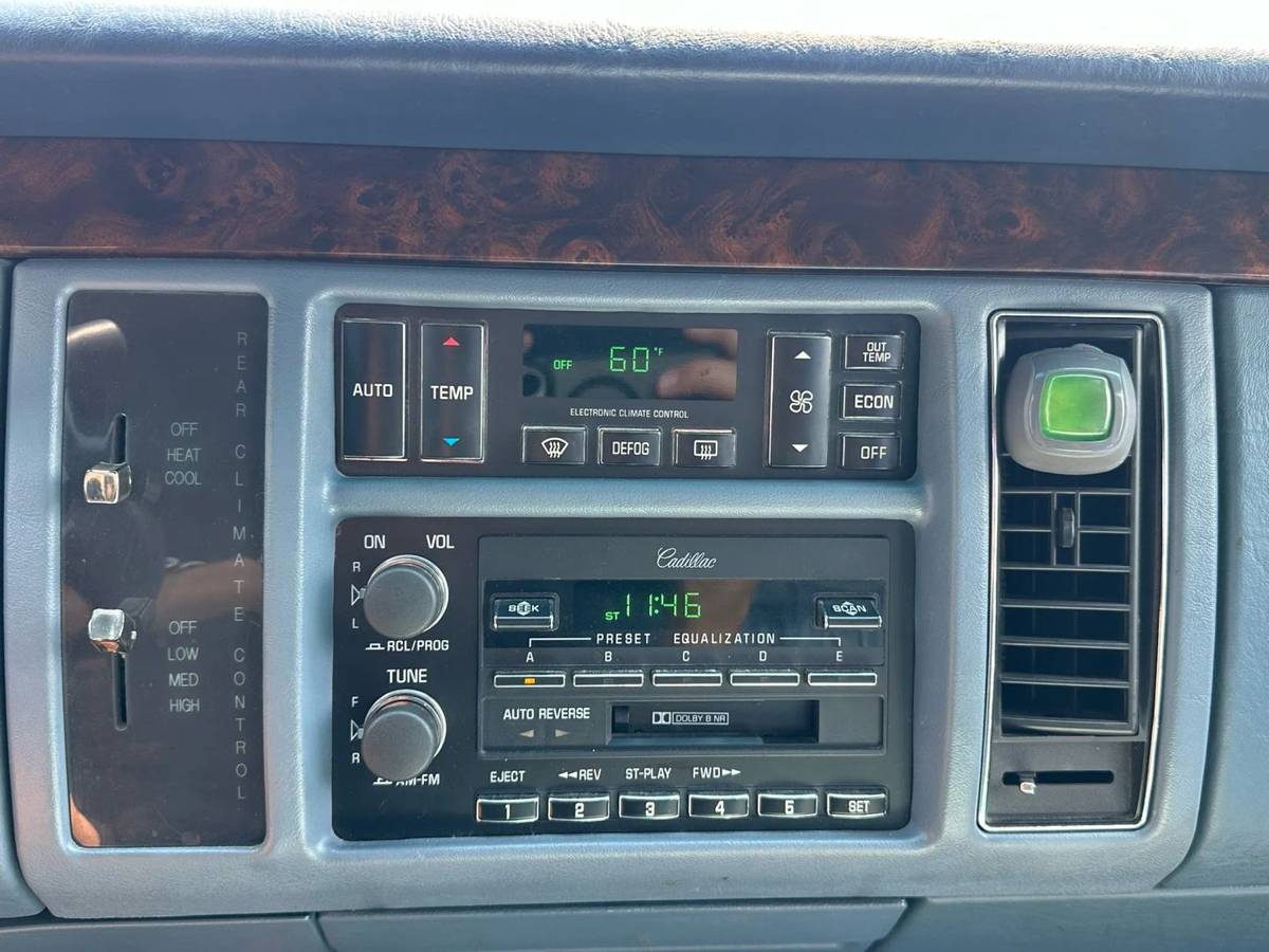 Cadillac-fleetwood-1995-blue-7