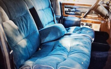 Cadillac-fleetwood-75-1977-black-2