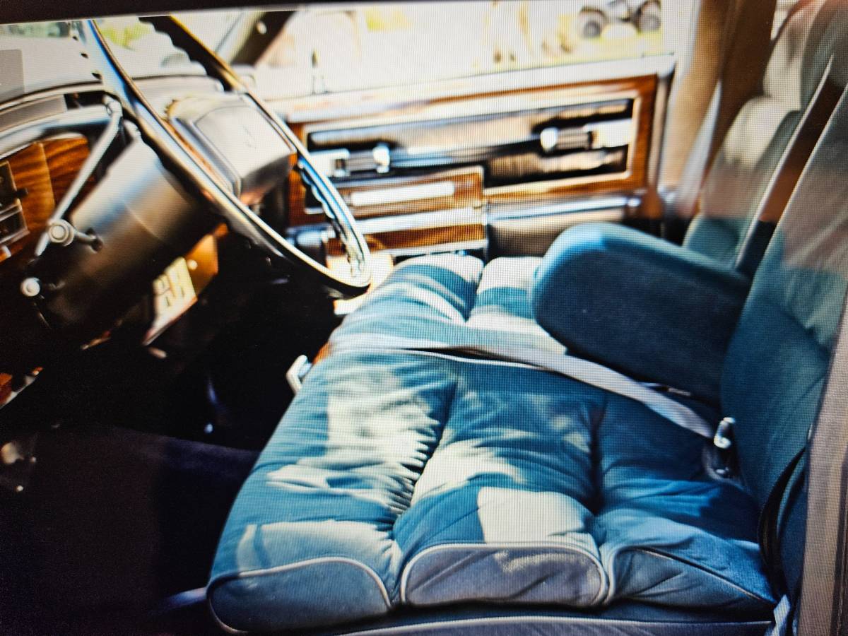 Cadillac-fleetwood-75-1977-black-5