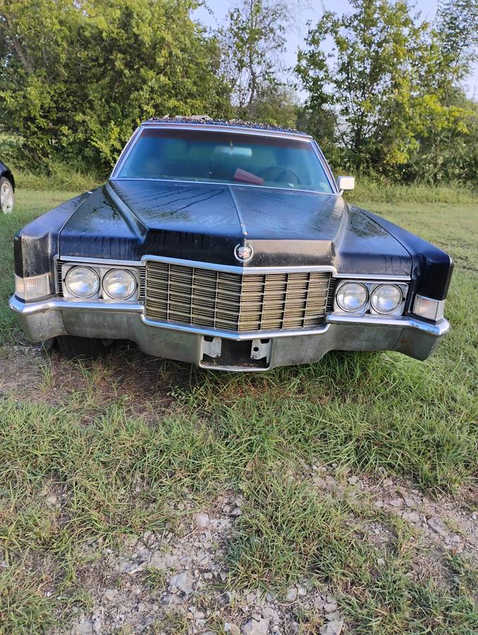 Cadillac-fleetwood-brougham-1969-black