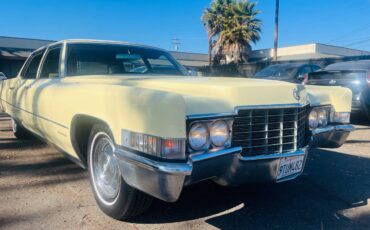 Cadillac-fleetwood-brougham-1969-yellow-9
