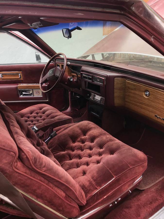 Cadillac-fleetwood-brougham-1983-red-1