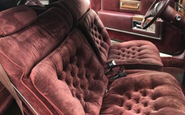 Cadillac-fleetwood-brougham-1983-red-4