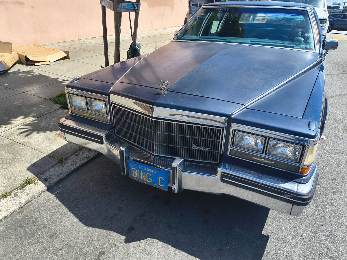 Cadillac-fleetwood-brougham-1984-blue-1