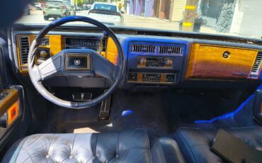 Cadillac-fleetwood-brougham-1984-blue-10