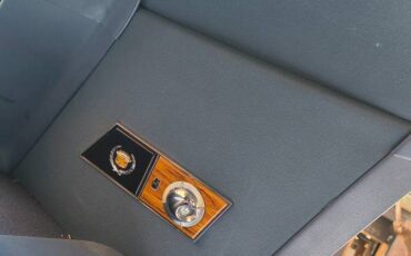 Cadillac-fleetwood-brougham-1984-blue-11