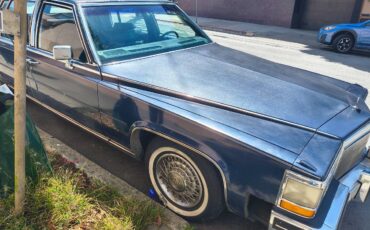 Cadillac-fleetwood-brougham-1984-blue-3