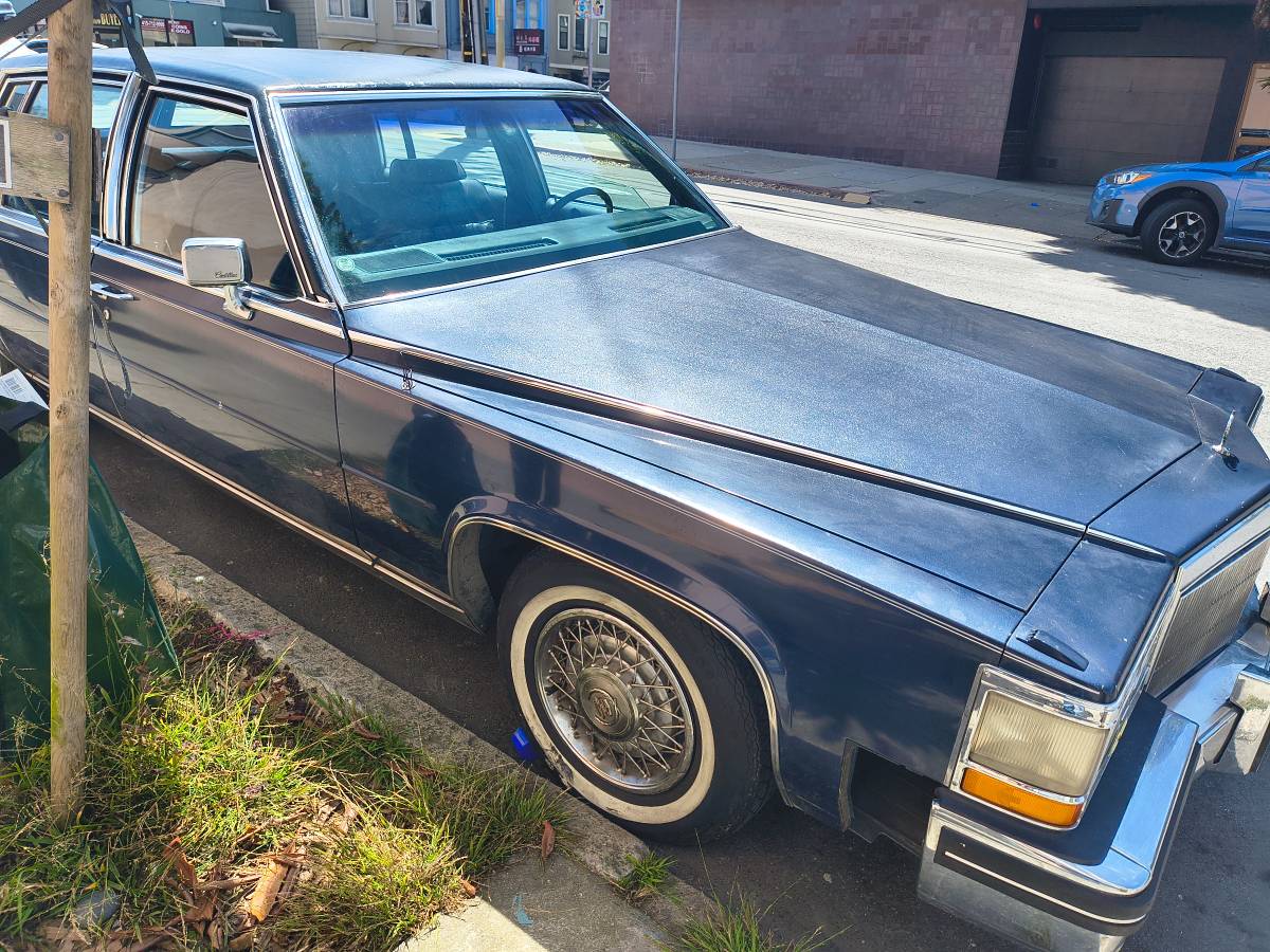 Cadillac-fleetwood-brougham-1984-blue-3