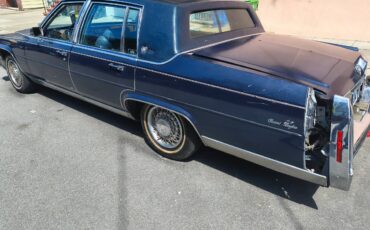 Cadillac-fleetwood-brougham-1984-blue-4