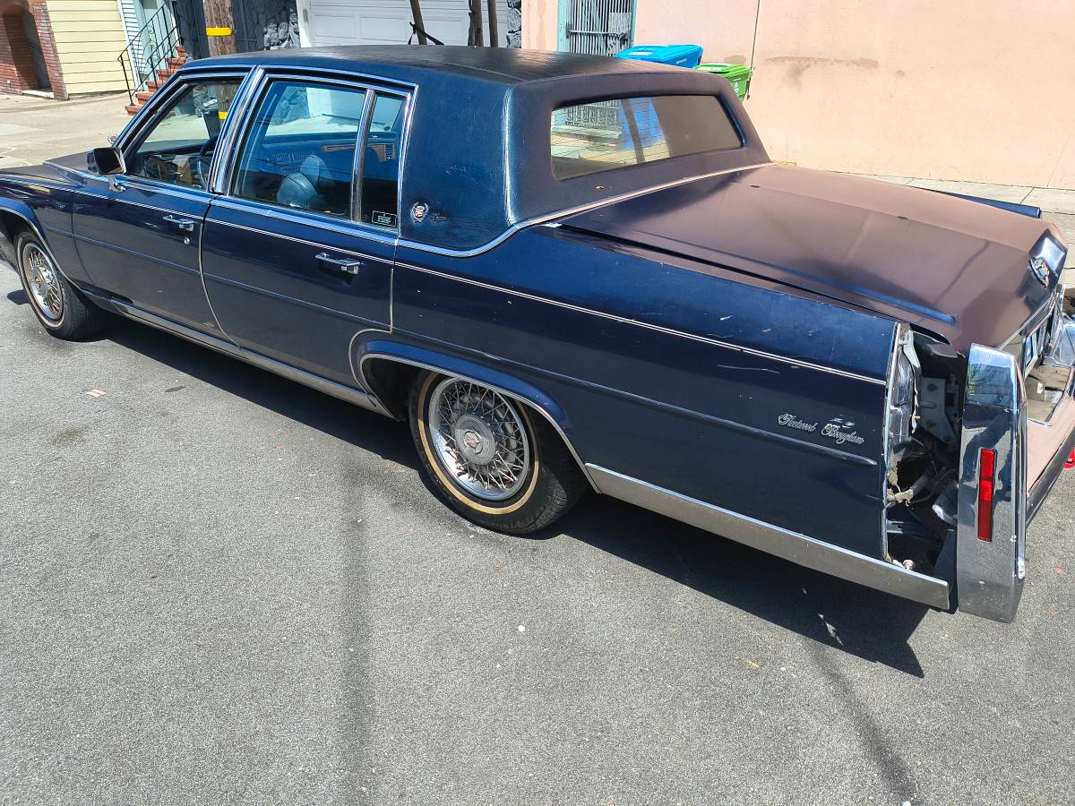 Cadillac-fleetwood-brougham-1984-blue-4
