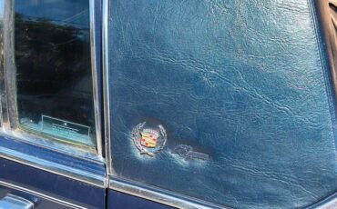 Cadillac-fleetwood-brougham-1984-blue-9