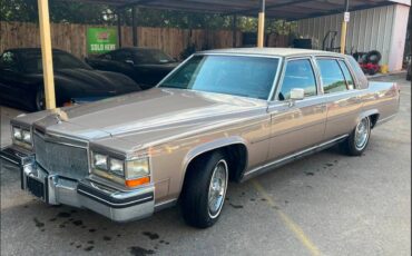 Cadillac-fleetwood-brougham-1984-brown-1