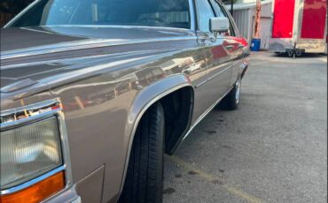Cadillac-fleetwood-brougham-1984-brown-13