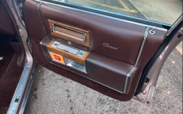 Cadillac-fleetwood-brougham-1984-brown-18
