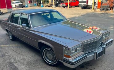 Cadillac-fleetwood-brougham-1984-brown