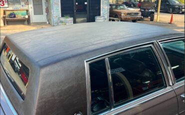 Cadillac-fleetwood-brougham-1984-brown-7