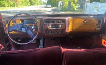 Cadillac-fleetwood-brougham-1985-3