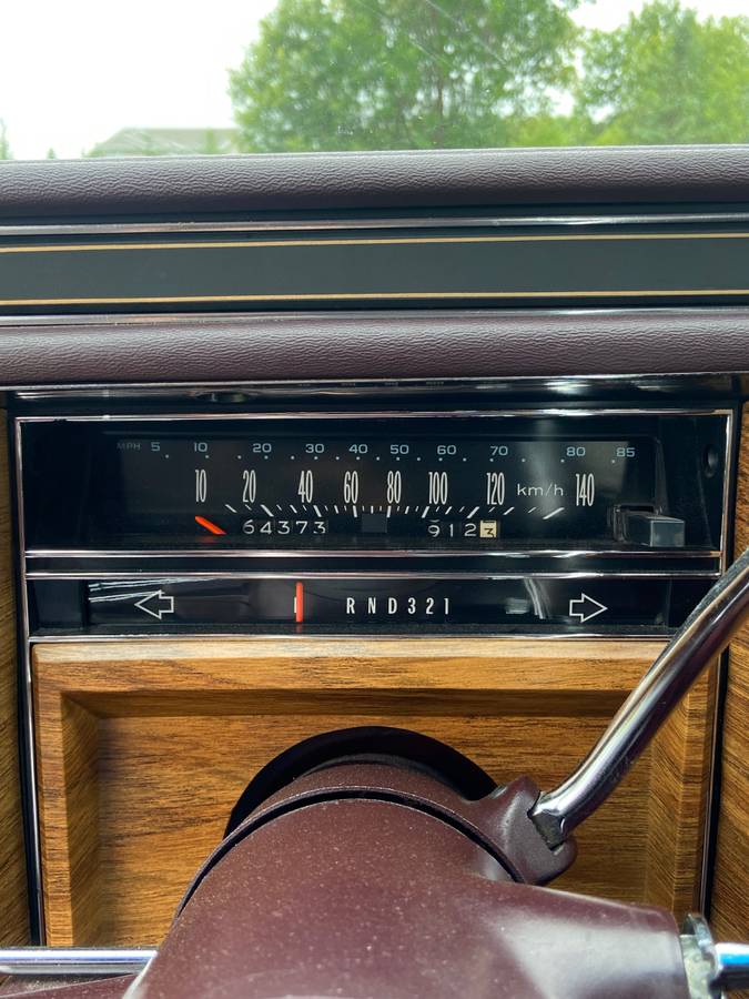 Cadillac-fleetwood-brougham-1985-6