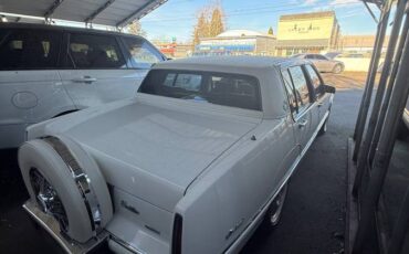 Cadillac-fleetwood-brougham-1989-white-3