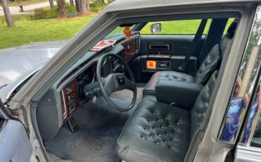 Cadillac-fleetwood-brougham-1991-silver-3