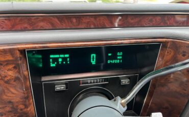 Cadillac-fleetwood-brougham-1991-silver-4