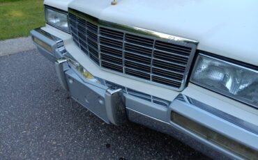 Cadillac-fleetwood-brougham-1991-white-6