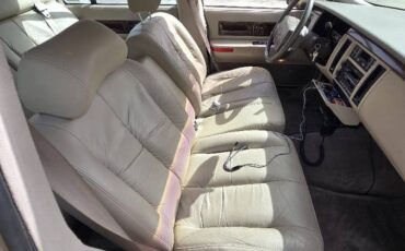 Cadillac-fleetwood-brougham-1993-6
