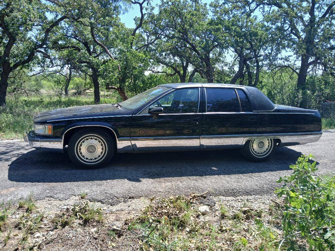 Cadillac-fleetwood-brougham-1993-black-3