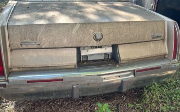 Cadillac-fleetwood-brougham-1994-custom-3