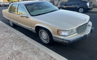 Cadillac-fleetwood-brougham-1995-1