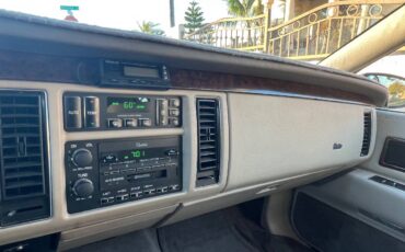 Cadillac-fleetwood-brougham-1995-11