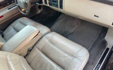 Cadillac-fleetwood-brougham-1995-12