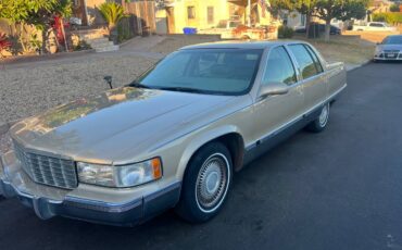 Cadillac-fleetwood-brougham-1995-2