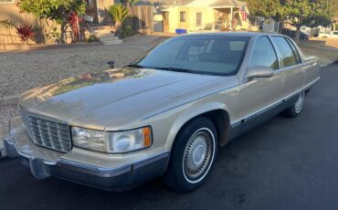 Cadillac-fleetwood-brougham-1995