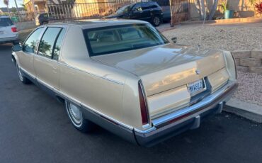 Cadillac-fleetwood-brougham-1995-6
