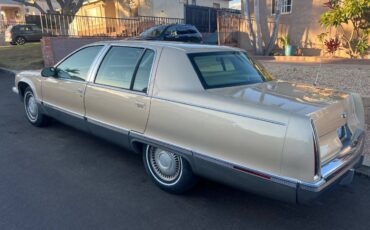 Cadillac-fleetwood-brougham-1995-7