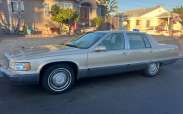 Cadillac-fleetwood-brougham-1995-9