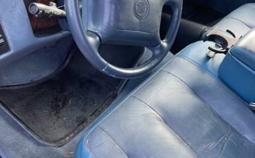 Cadillac-fleetwood-brougham-1995-blue-2