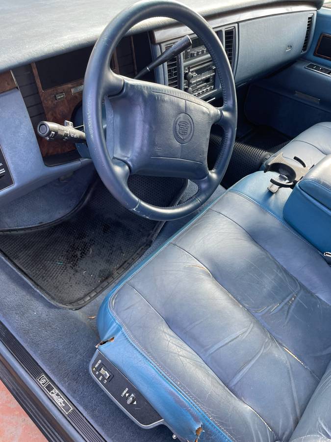 Cadillac-fleetwood-brougham-1995-blue-2