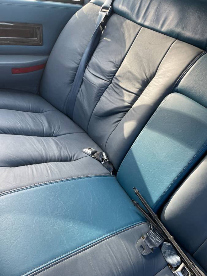Cadillac-fleetwood-brougham-1995-blue-3
