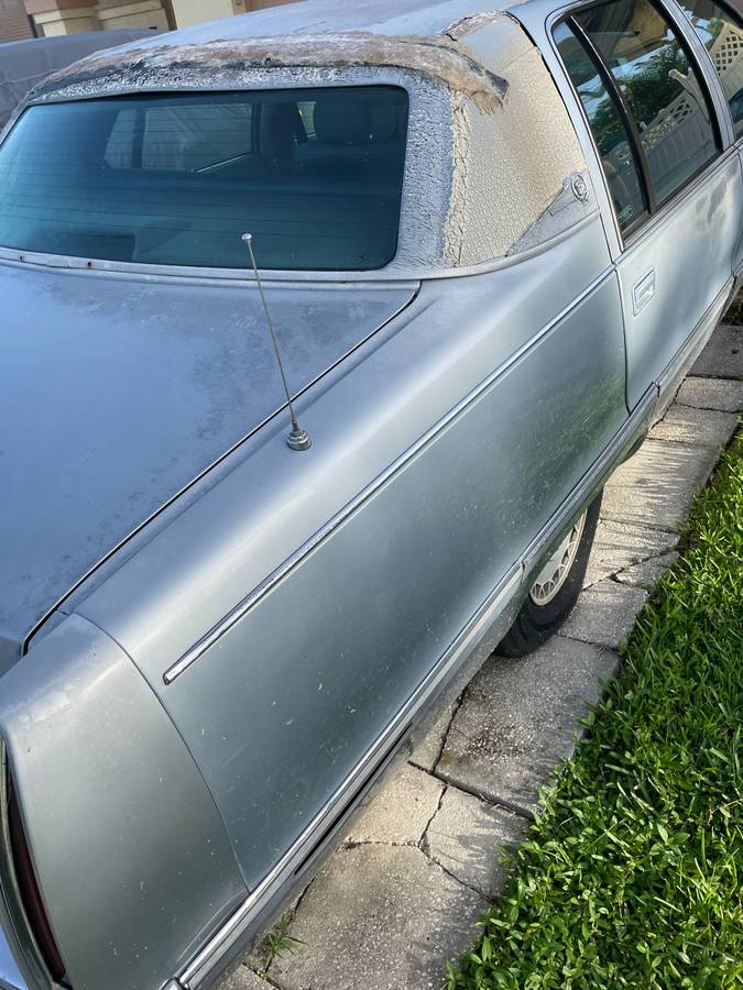 Cadillac-fleetwood-brougham-1995-blue