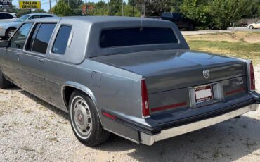 Cadillac-fleetwood-limousine-1985-grey-3