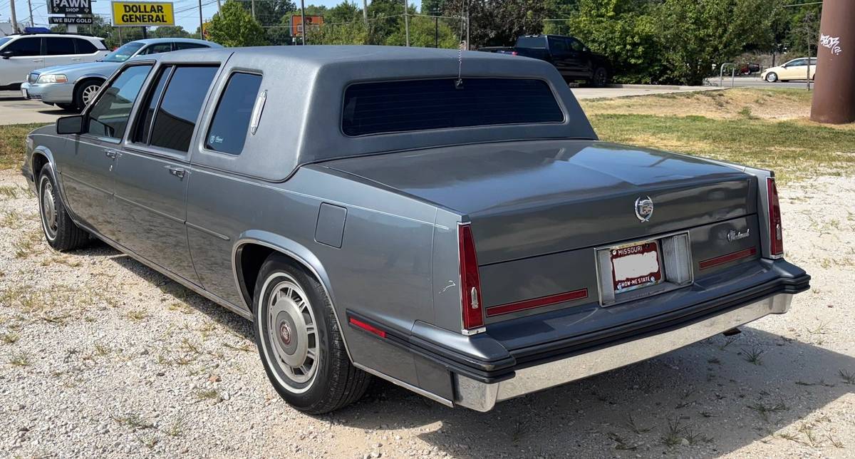 Cadillac-fleetwood-limousine-1985-grey-3